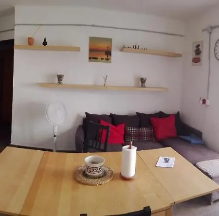 Flat Near Cathedral. 3 Bedrooms. דירה