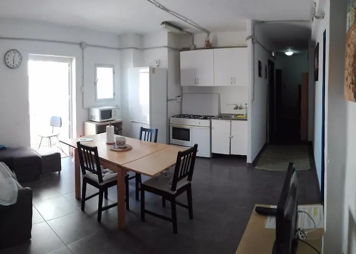 公寓 Flat Near Cathedral. 3 Bedrooms. *