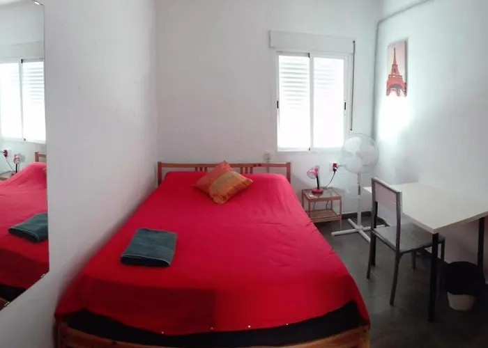 Flat Near Cathedral. 3 Bedrooms. Апартаменты *