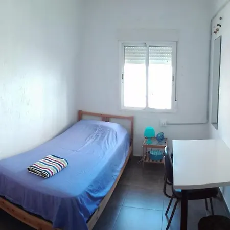 Flat Near Cathedral. 3 Bedrooms. Appartement Cadix